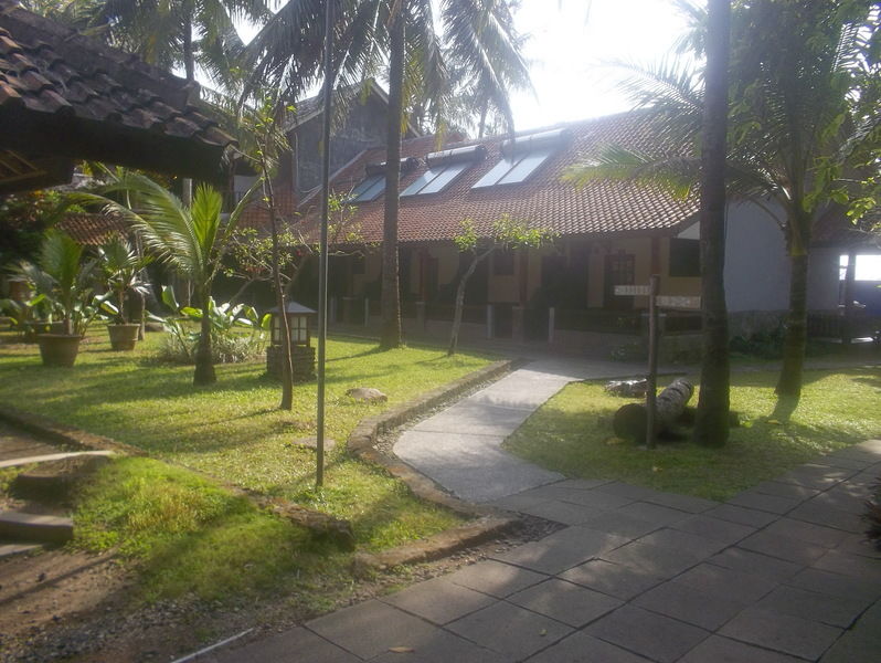 Sunrise Hotel Beach Pangandaran Exterior photo